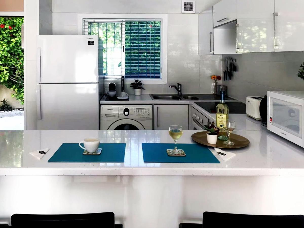 Seaside Maisonette 200M From Sea Пафос Екстериор снимка