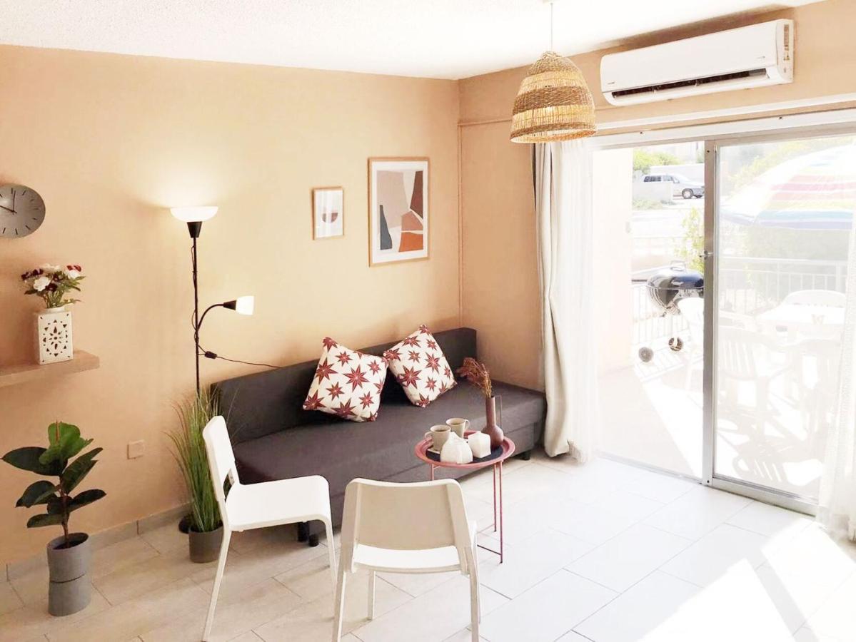 Seaside Maisonette 200M From Sea Пафос Екстериор снимка